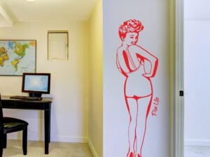 Pin Up